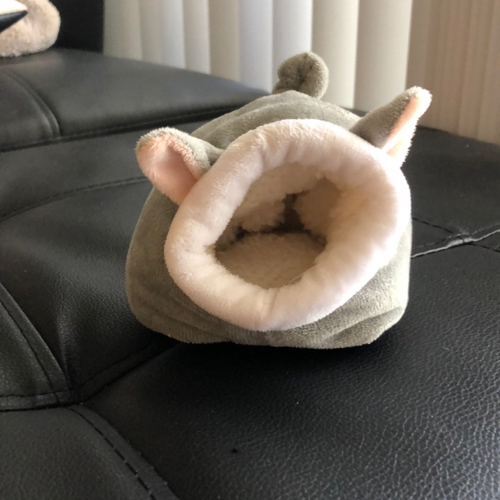 HAMSTER HIDE OUT